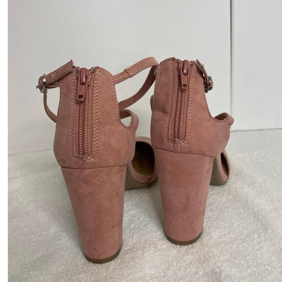 Christian Siriano Pink Suede Closed Toe Heels w/ Zipper - Size 8 1/2 - Picture 3 of 9